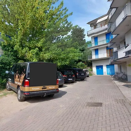 Florida B2-200m Dal Lago,ac,balcone Semesterbostad *