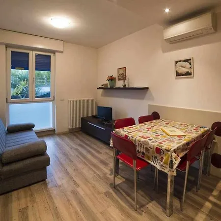 Апартаменты Florida B2-200m Dal Lago,a/c,balcone Лацизе