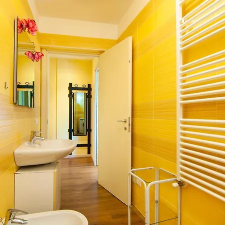 Florida B2-200m Dal Lago,a/c,balcone Апартаменты Лацизе
