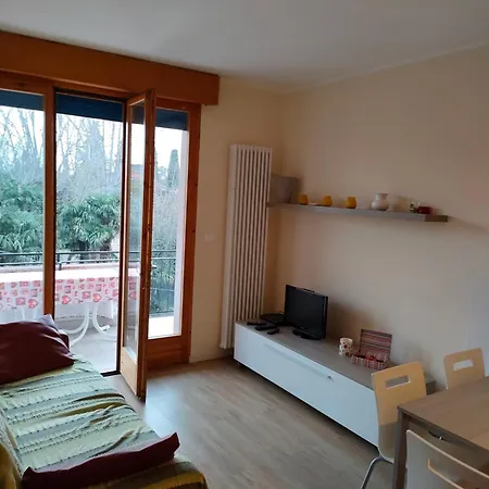 Florida B2-200m Dal Lago,a/c,balcone Апартаменты *