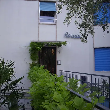 Florida B2-200m Dal Lago,a/c,balcone Daire *