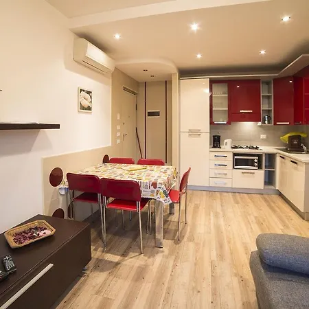 Florida B2-200m Dal Lago,a/c,balcone Lazise